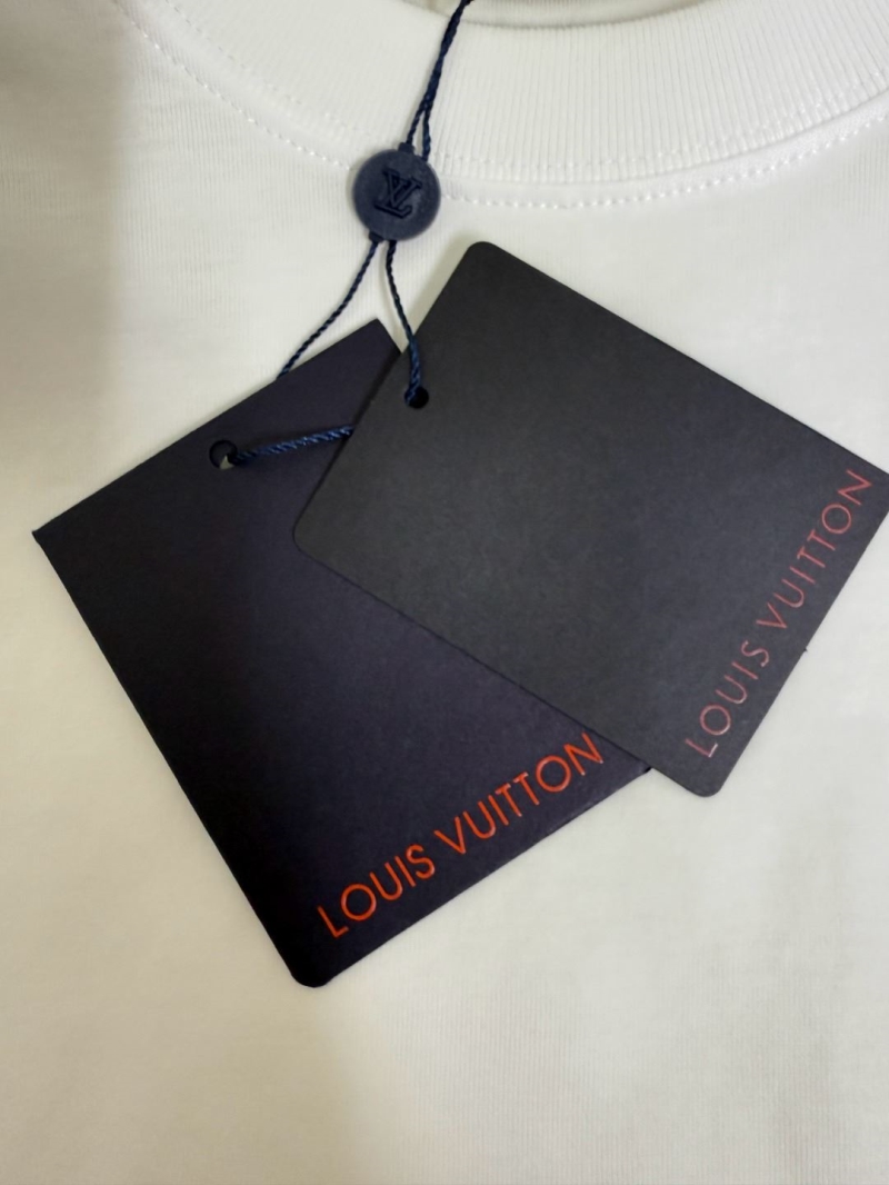 l0vis Vvtt0n t-shirt